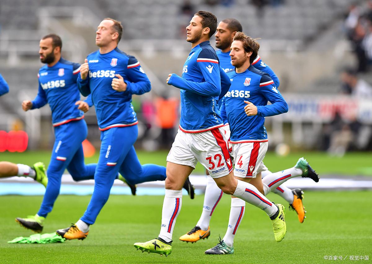 包含阿斯顿维拉客场大胜，积分赶超领先的词条